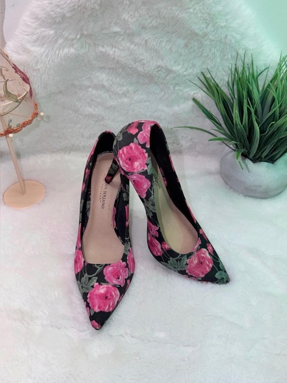 Christian Siriano Black Pointed-Toe Pumps Pink Rose Print 🌹 Gorgeous Condition